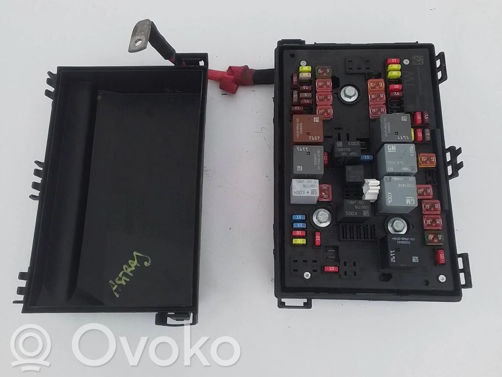 Opel Astra J Fuse box set 