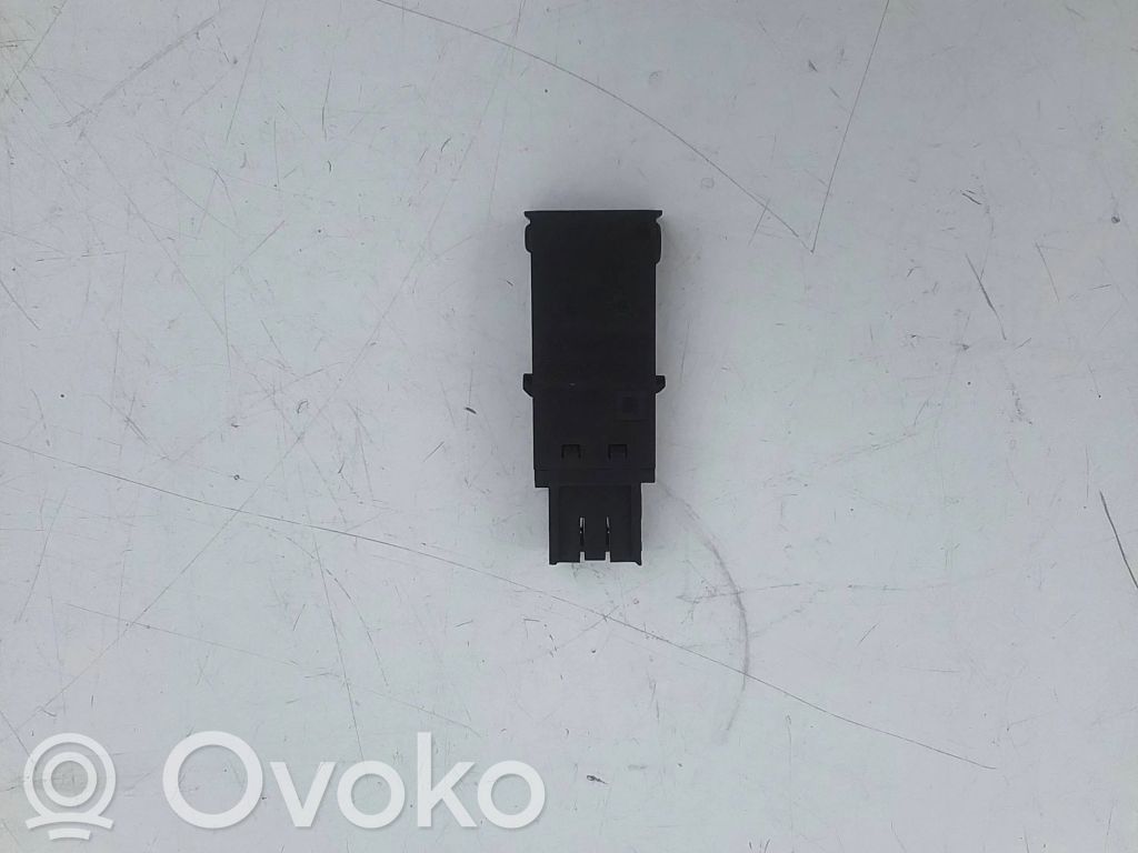 Opel Insignia A USB socket connector 