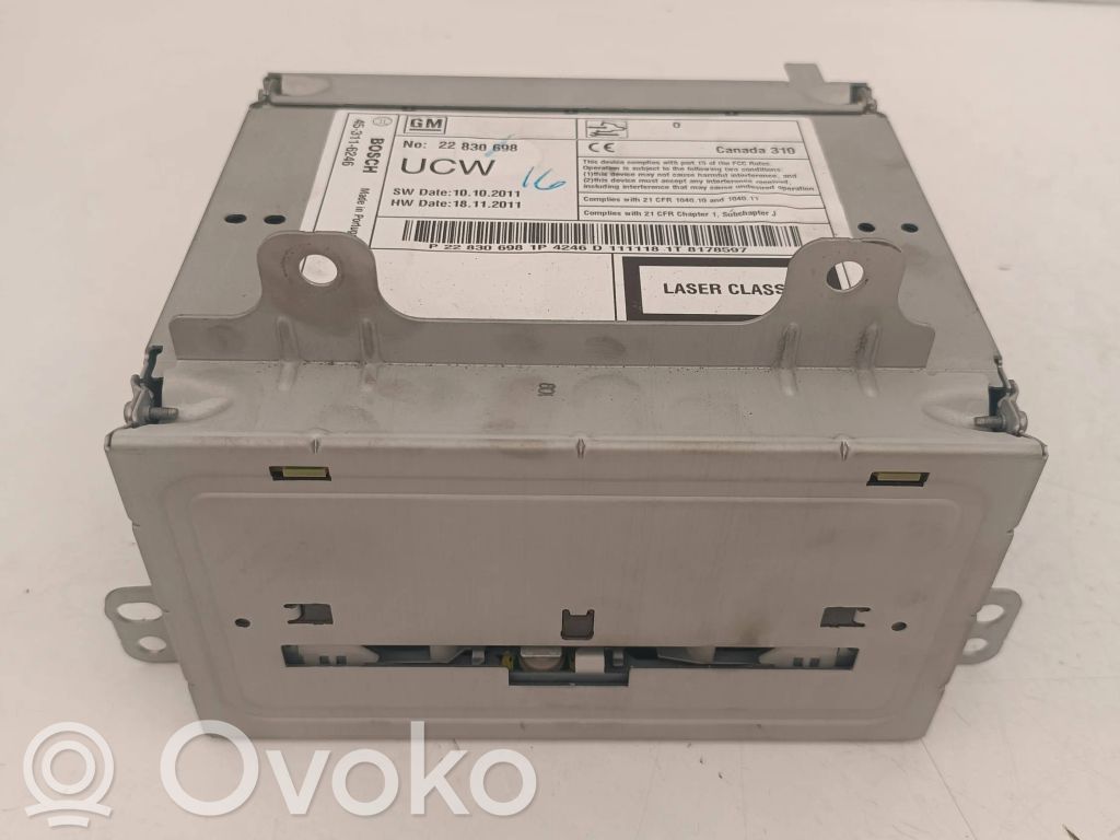 Opel Astra J Unidad delantera de radio/CD/DVD/GPS 