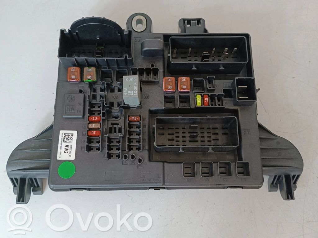 Opel Insignia A Fuse module 