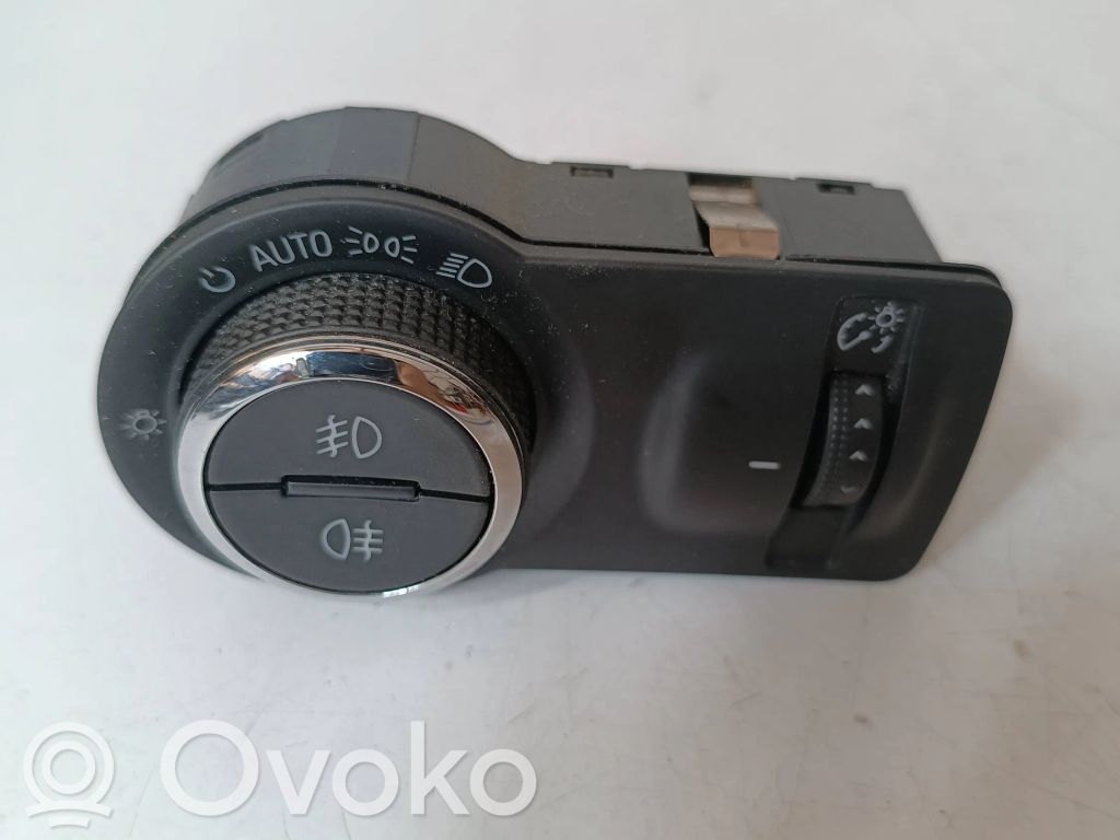 Opel Insignia A Light switch 