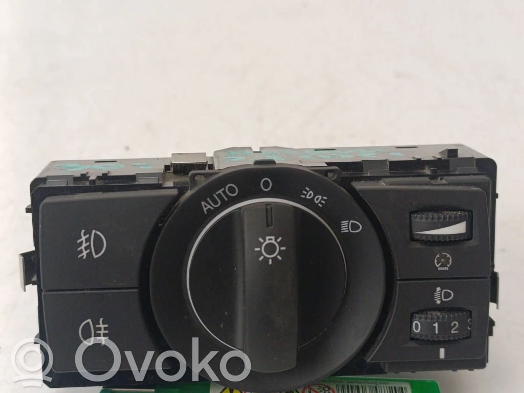 Light switch   20988679
