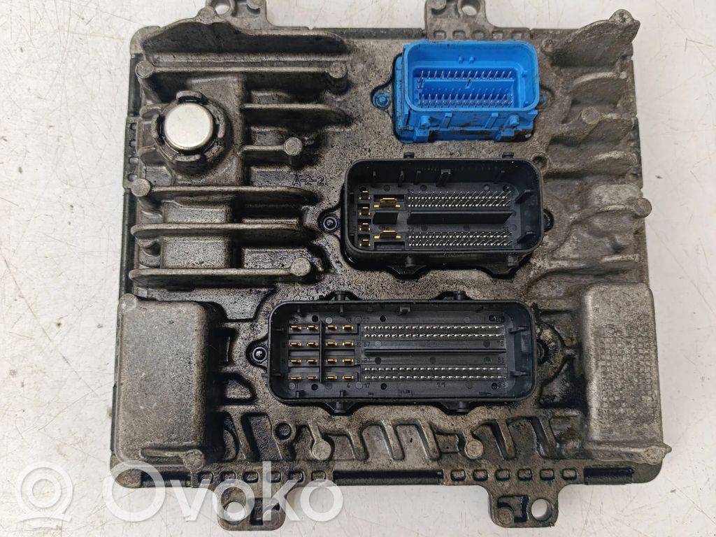 Opel Insignia A Engine control unit/module 