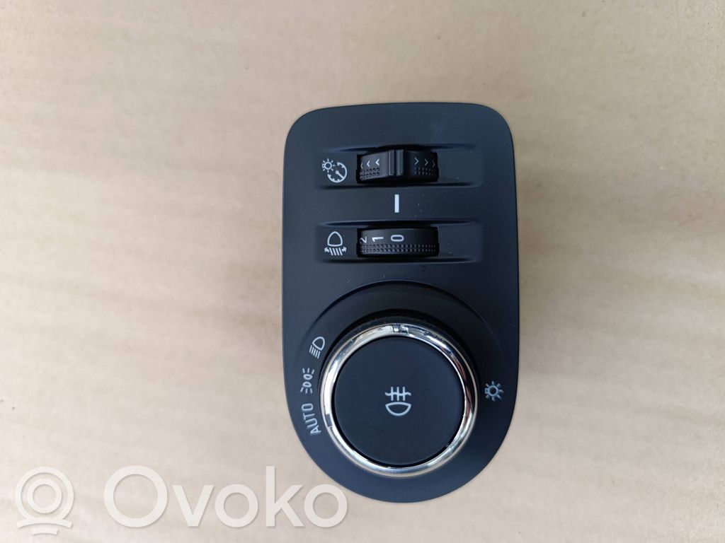 Opel Corsa F Light switch 