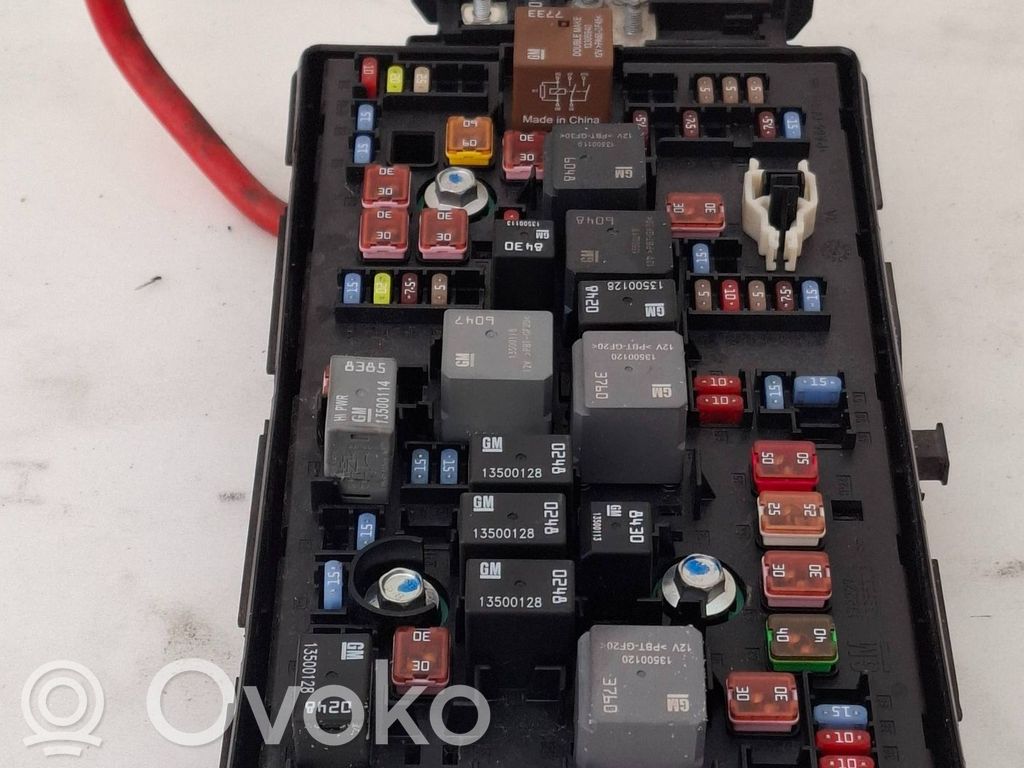 Opel Insignia A Fuse module 