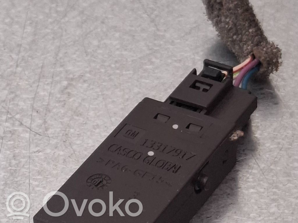 Opel Astra J AUX in-socket connector 