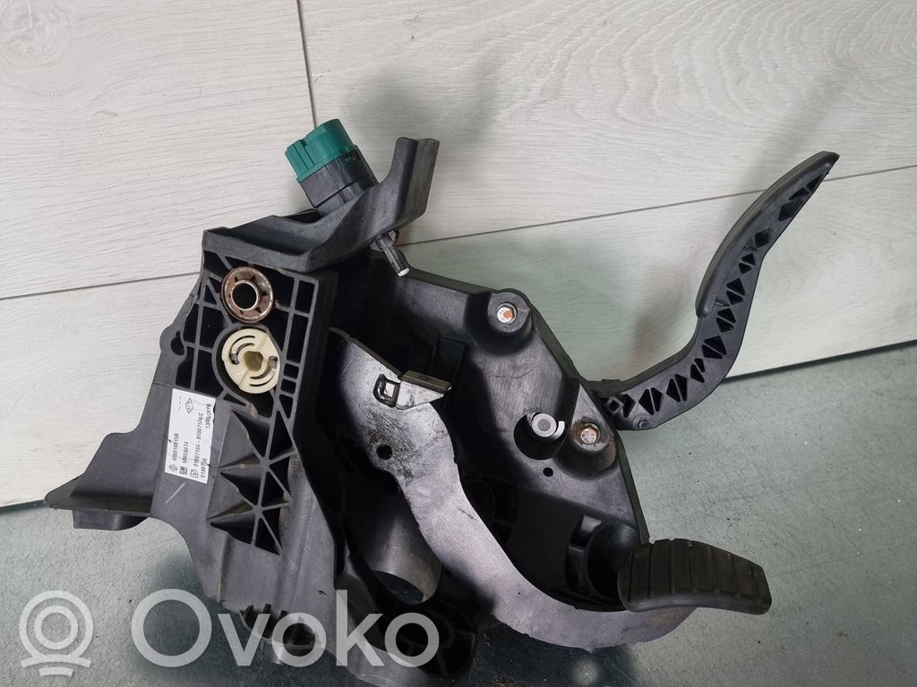 Opel Vivaro Pedał hamulca 