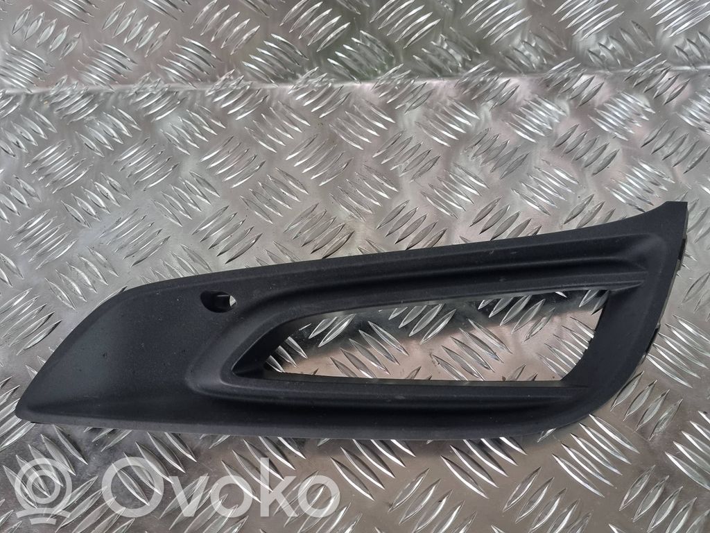 Opel Astra K Etusumuvalon ritilä 