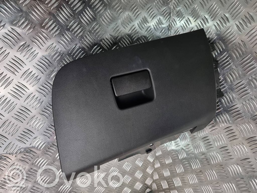 Opel Astra K Daiktadėžė 