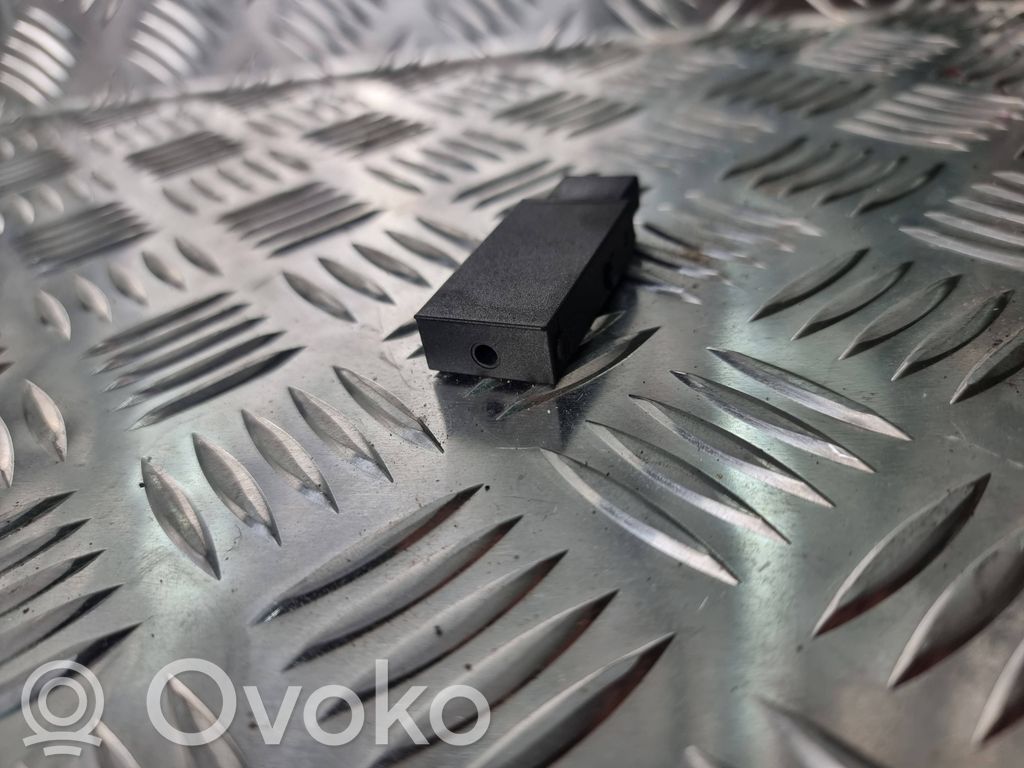 Opel Astra J AUX in-socket connector 