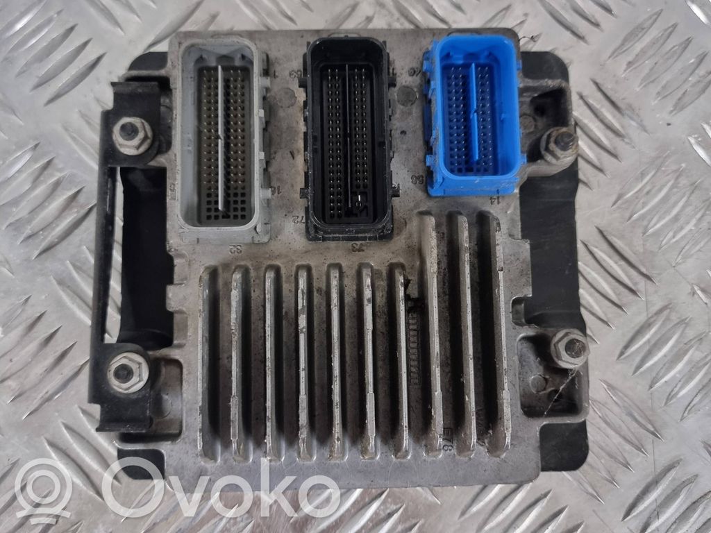 Opel Zafira C Engine control unit/module 