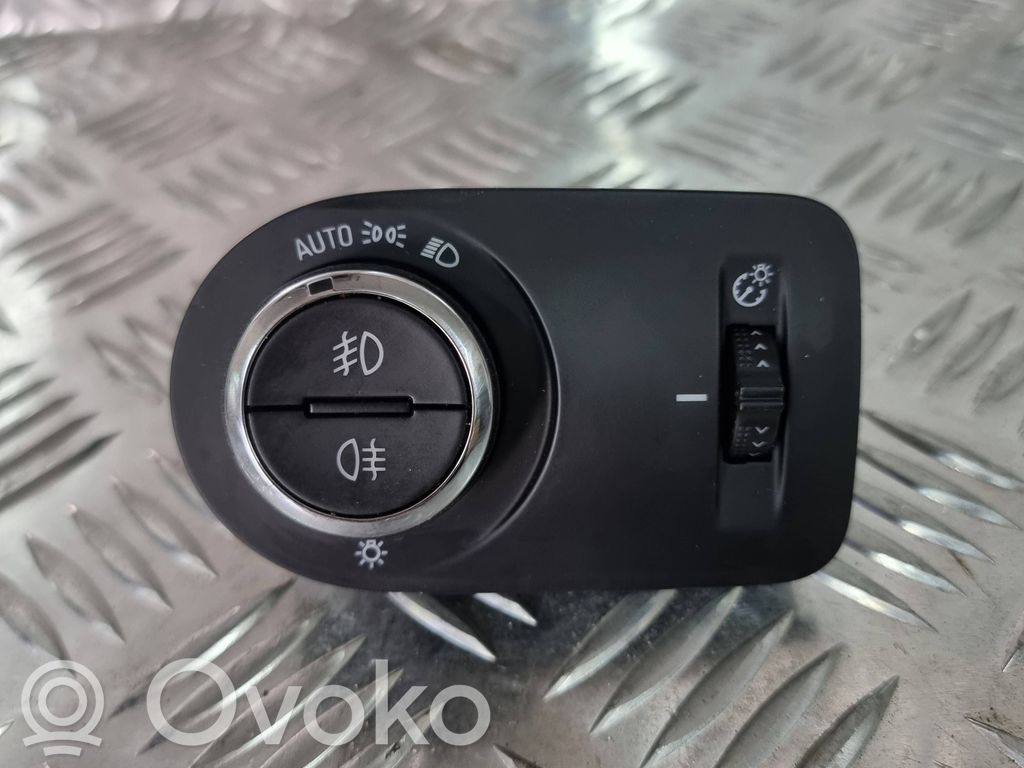 Opel Astra K Interruptor de luz 