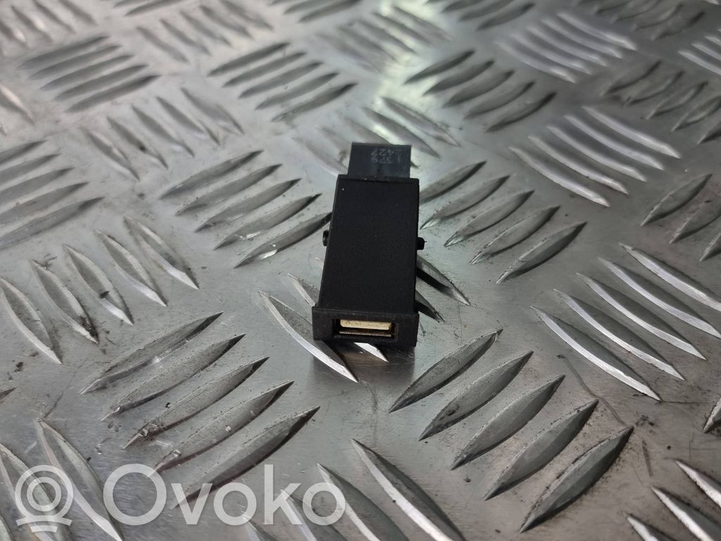 USB socket connector   13317918