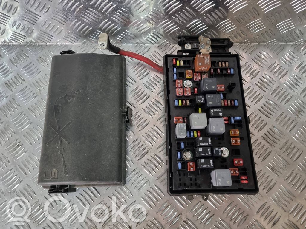 Opel Insignia A Módulo de fusible 