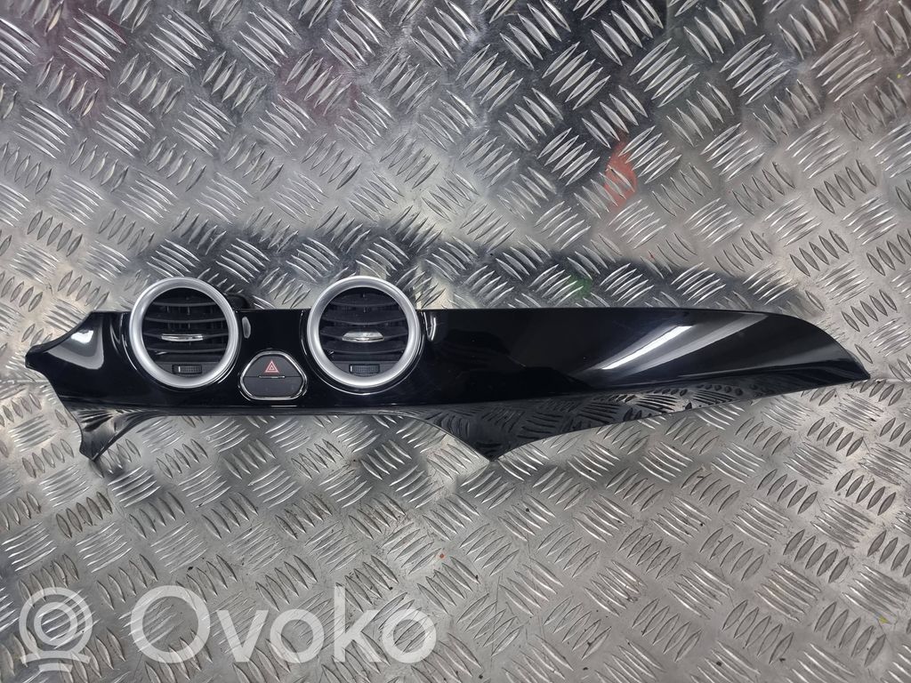Opel Adam Instrumentu paneļa dekoratīvā apdare 