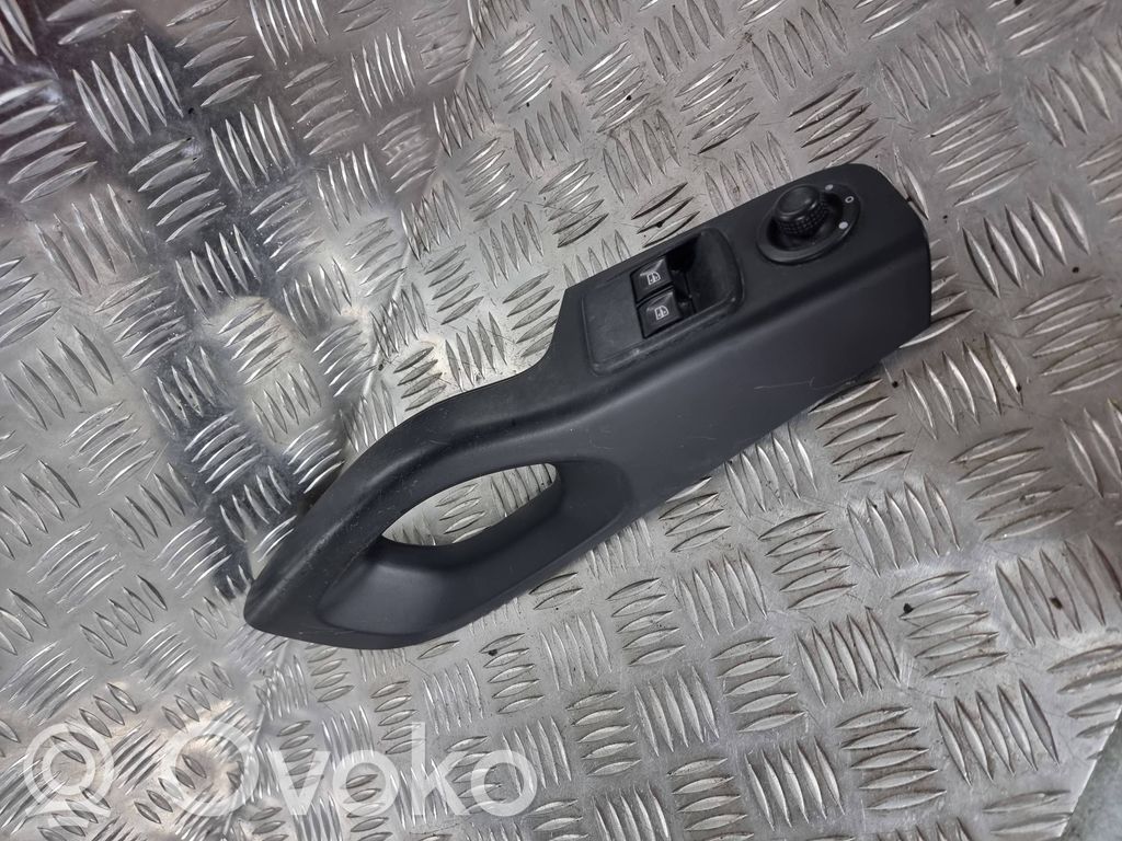 Renault Trafic III (X82) Electric window control switch 
