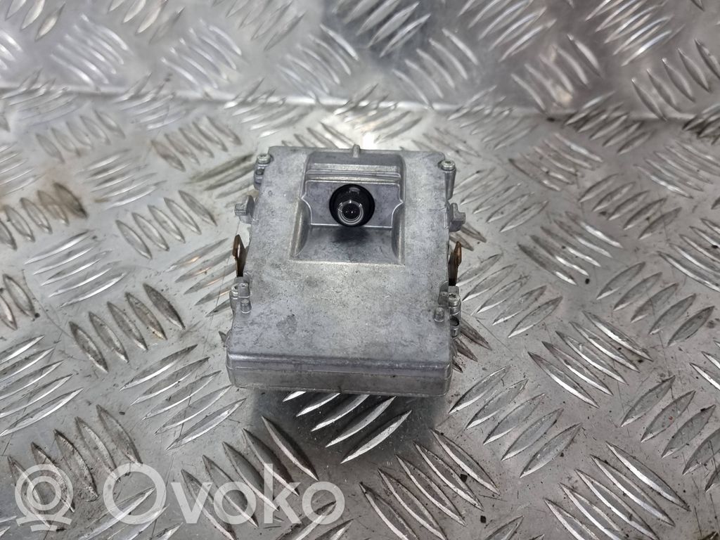 Windshield/windscreen camera   13330410