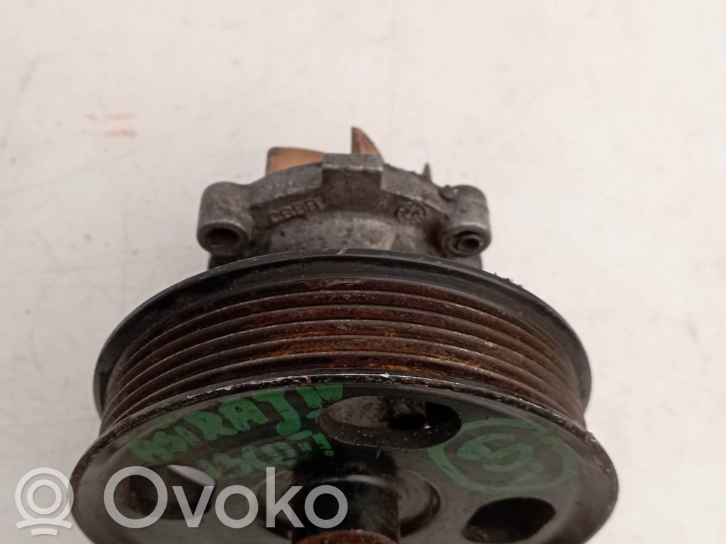 Opel Astra J Vesipumppu 