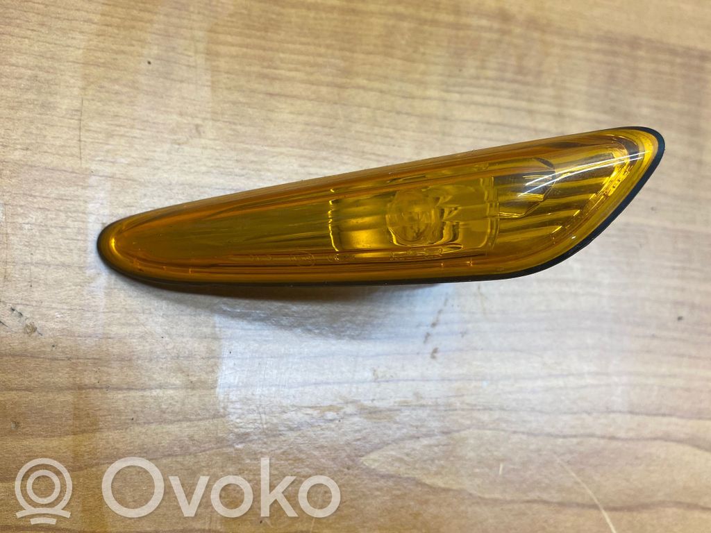 BMW 3 E46 Front fender indicator light 