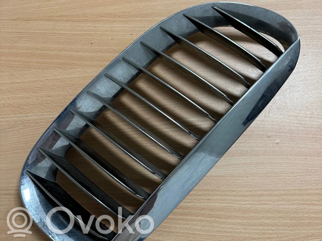 BMW 1 E81 E87 Front bumper upper radiator grill 