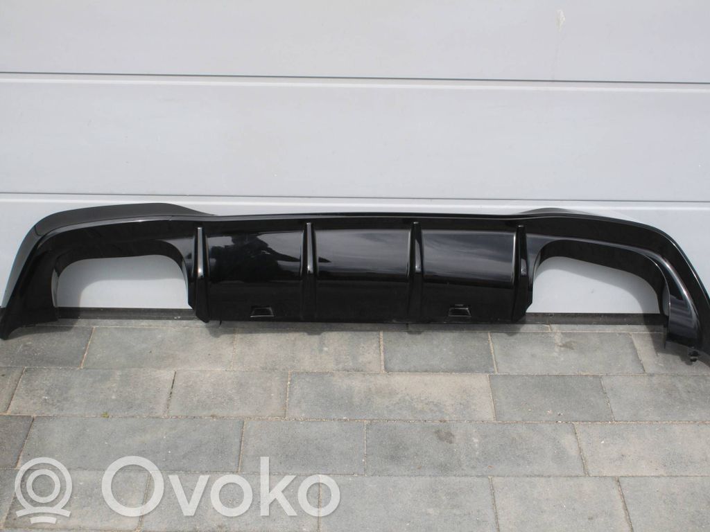 Volkswagen Golf VIII Rivestimento della parte inferiore del paraurti posteriore 