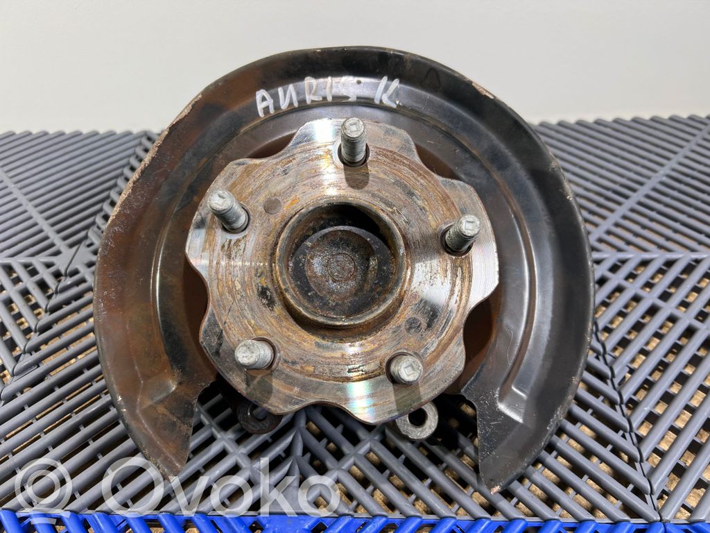 Toyota Auris E180 Front wheel hub 