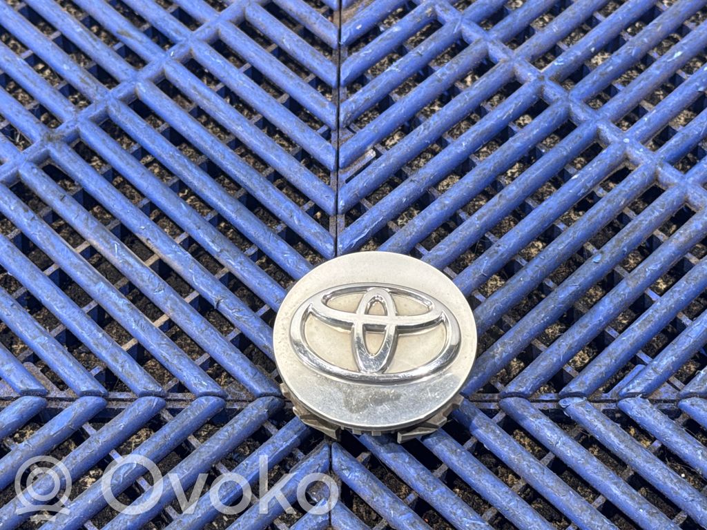 Toyota Auris E180 R14 wheel hub/cap/trim 