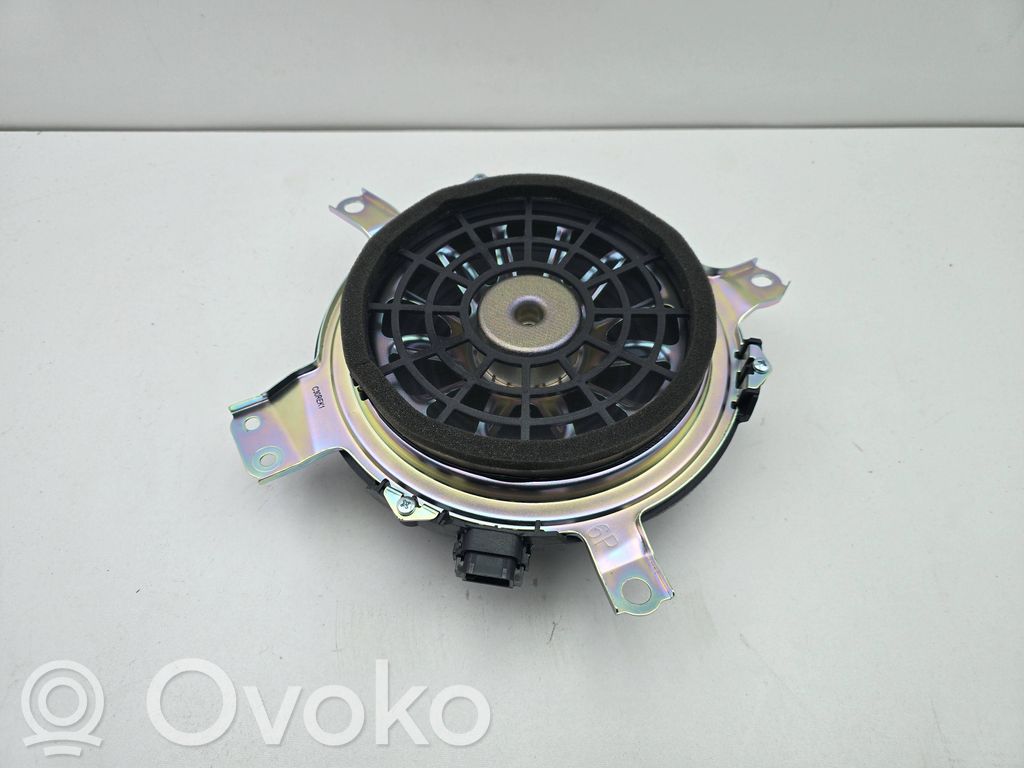 Lexus NX Altavoz subwoofer 