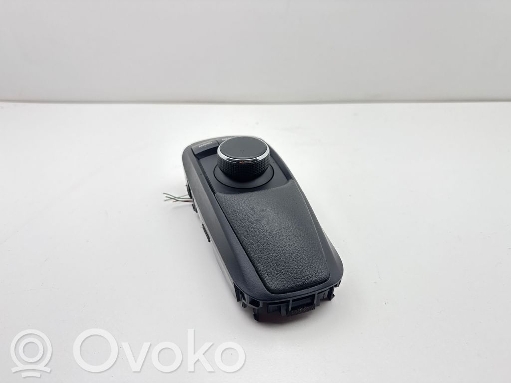 Lexus CT 200H Head unit multimedia control 