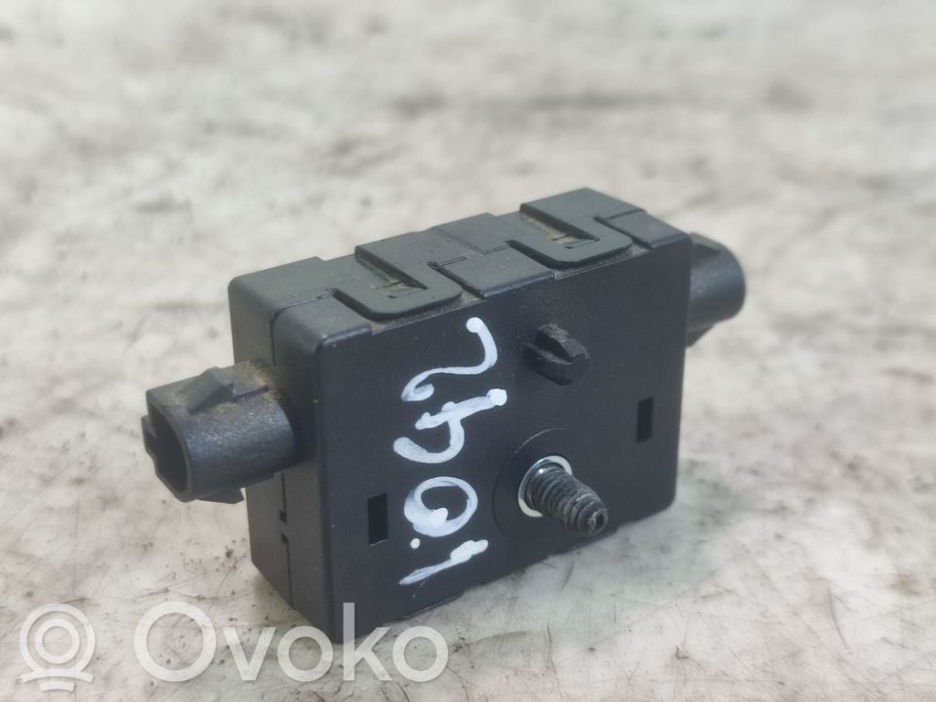 Antenna control unit   918145302