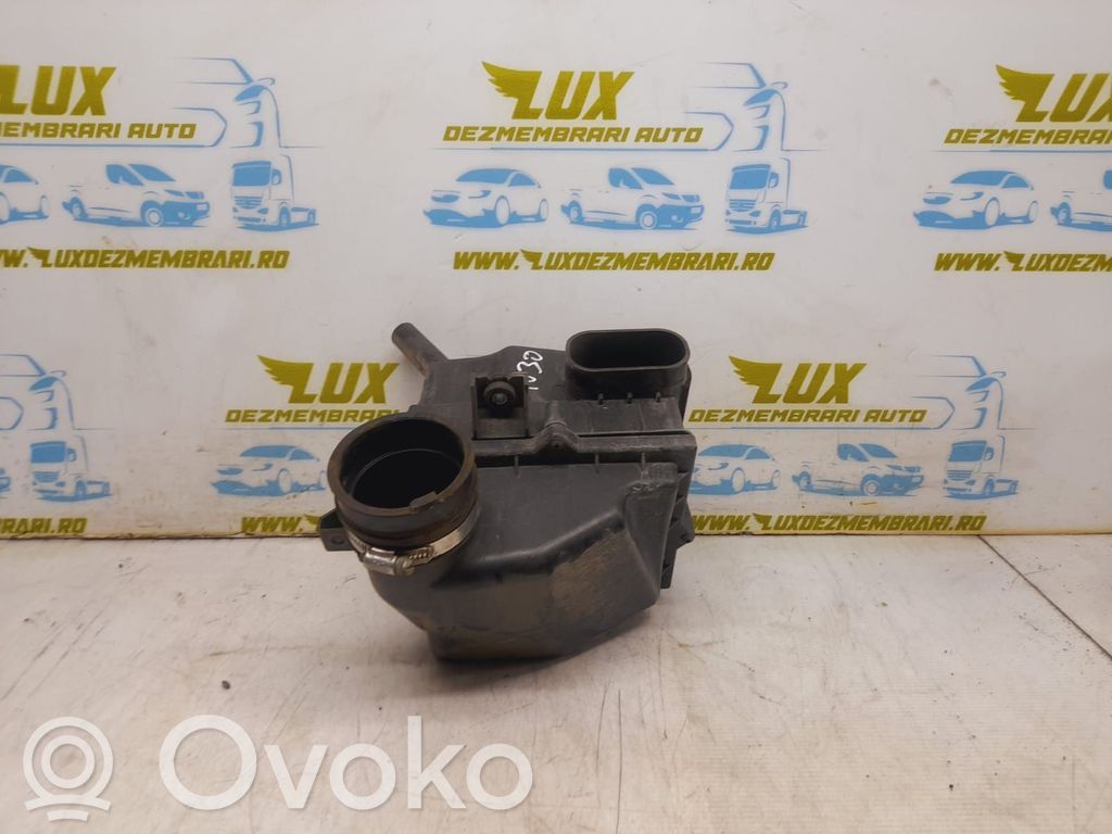 Suzuki SX4 Air filter box 
