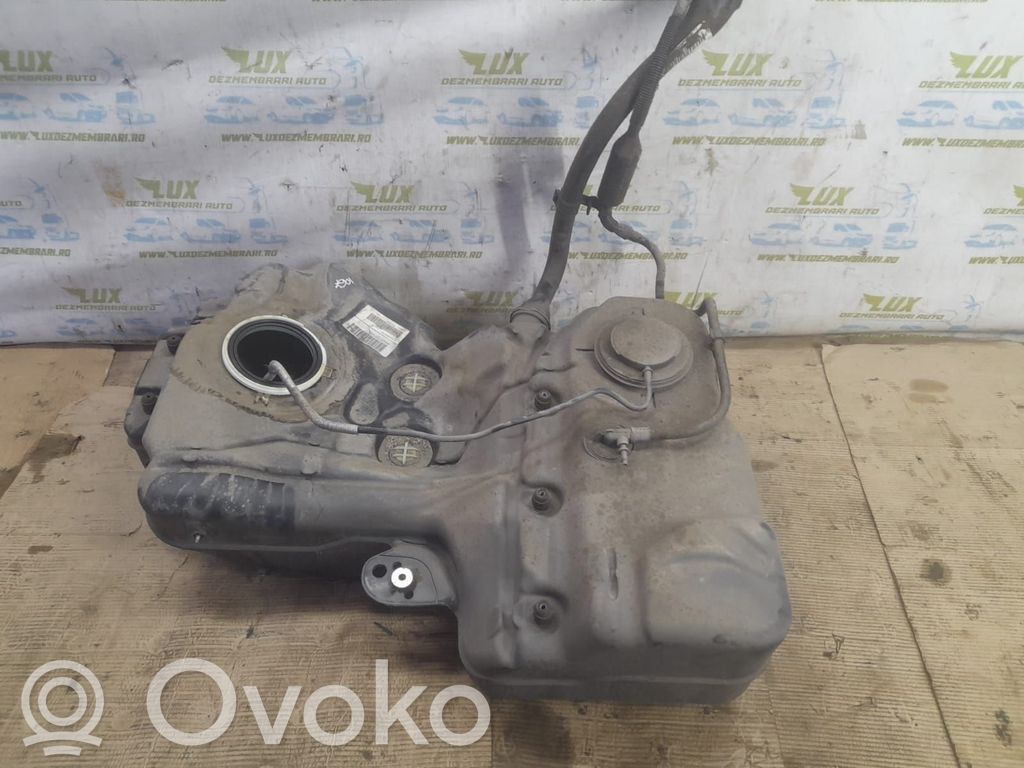 Audi A4 S4 B8 8K Zbiornik paliwa 