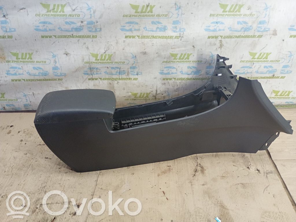 Mazda 3 II Reposabrazos 