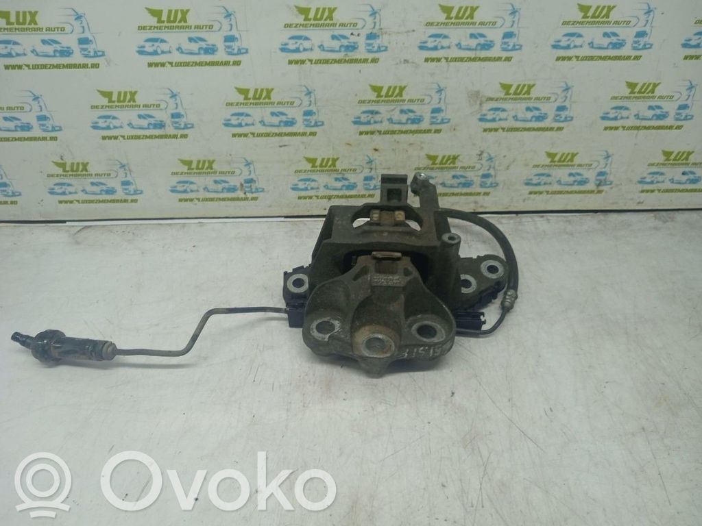 Engine mount bracket   326F31D