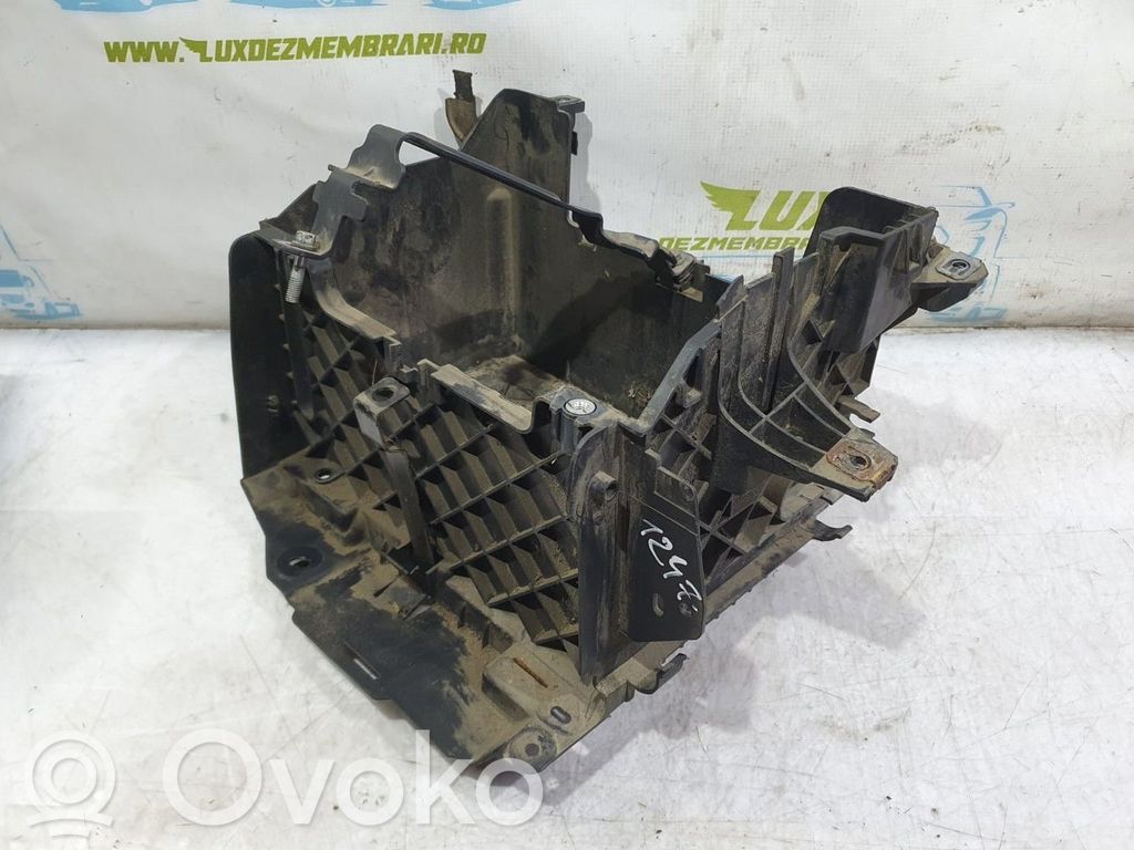 Renault Fluence Akumuliatoriaus tvirtinimo padas 
