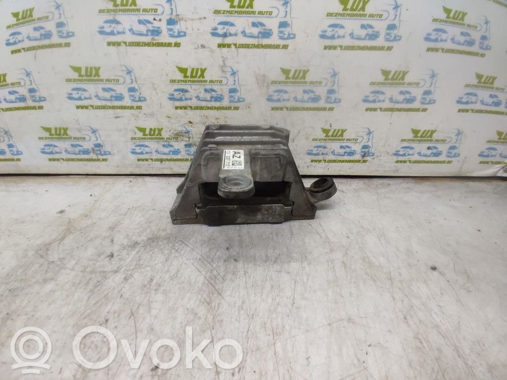 Opel Insignia A Engine mounting bracket 