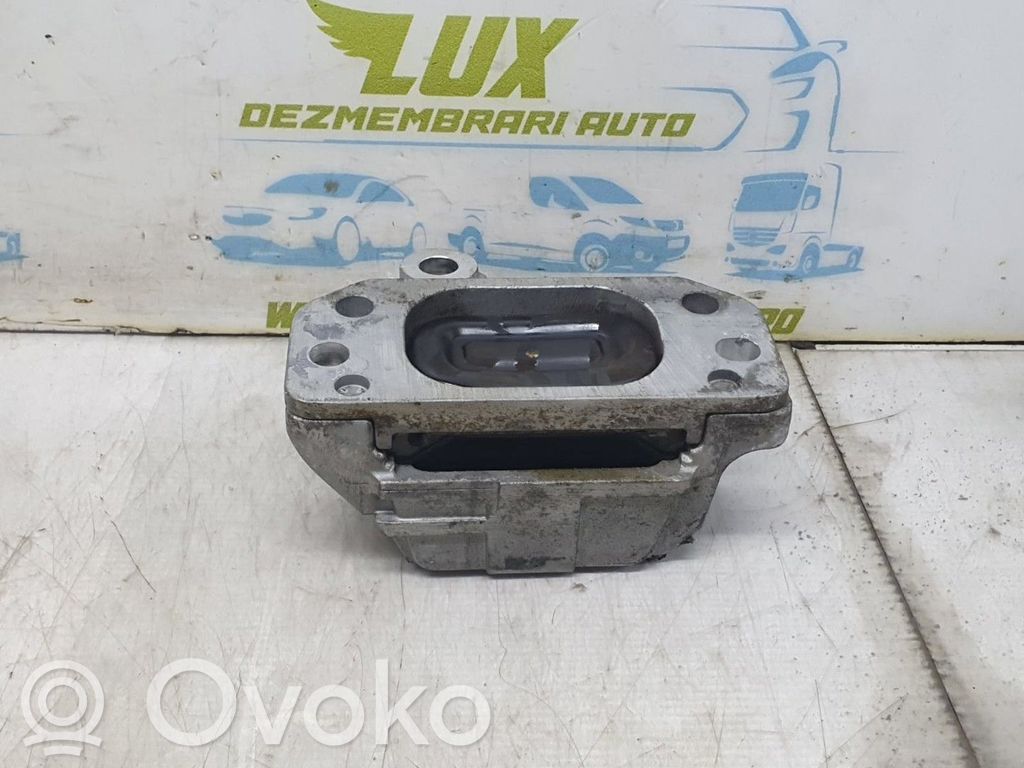 Jeep Compass Engine mounting bracket 