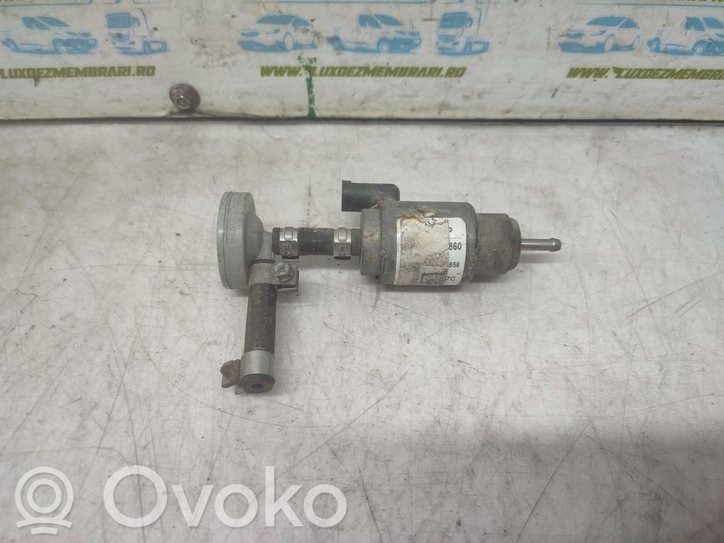 Bomba interna de combustible   9032367A