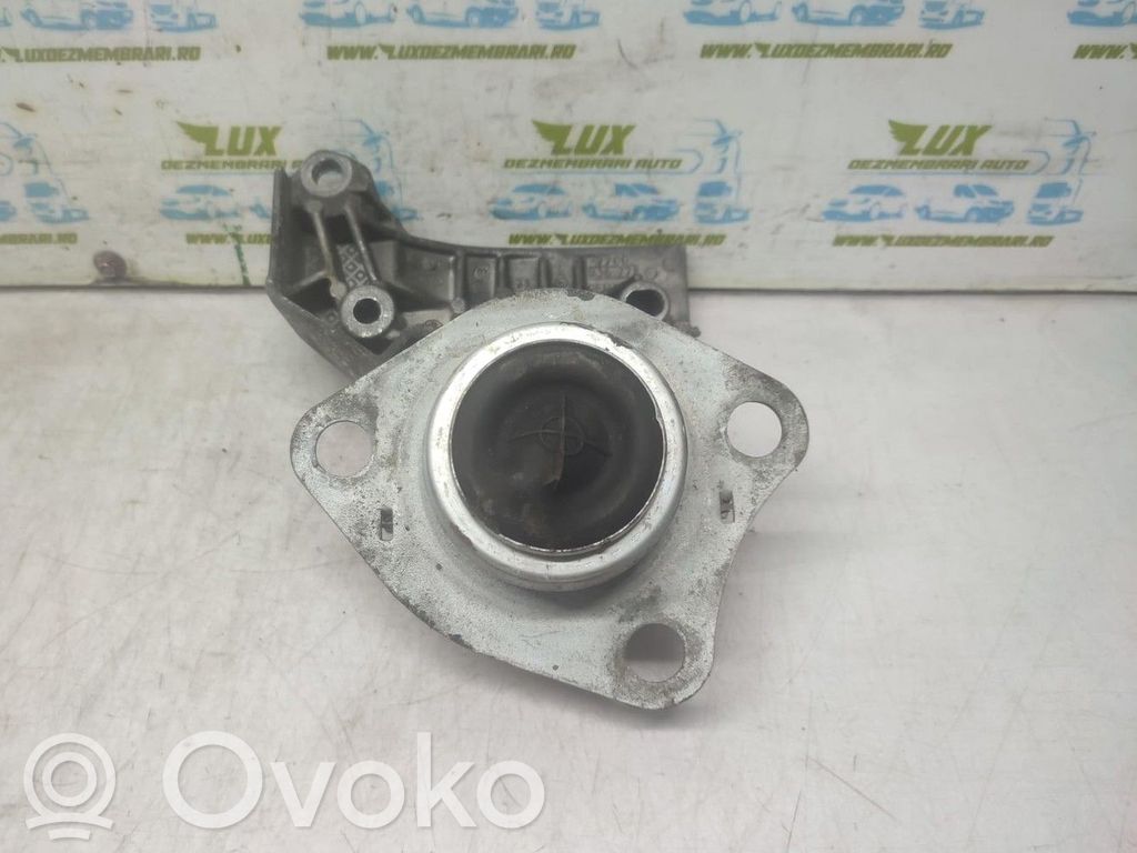 Renault Megane I Engine mounting bracket 