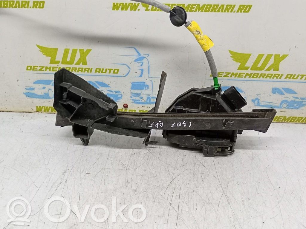 Ford Kuga II Priekšpusē slēdzene 