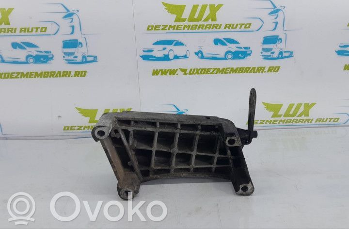 Opel Corsa D Engine mounting bracket 