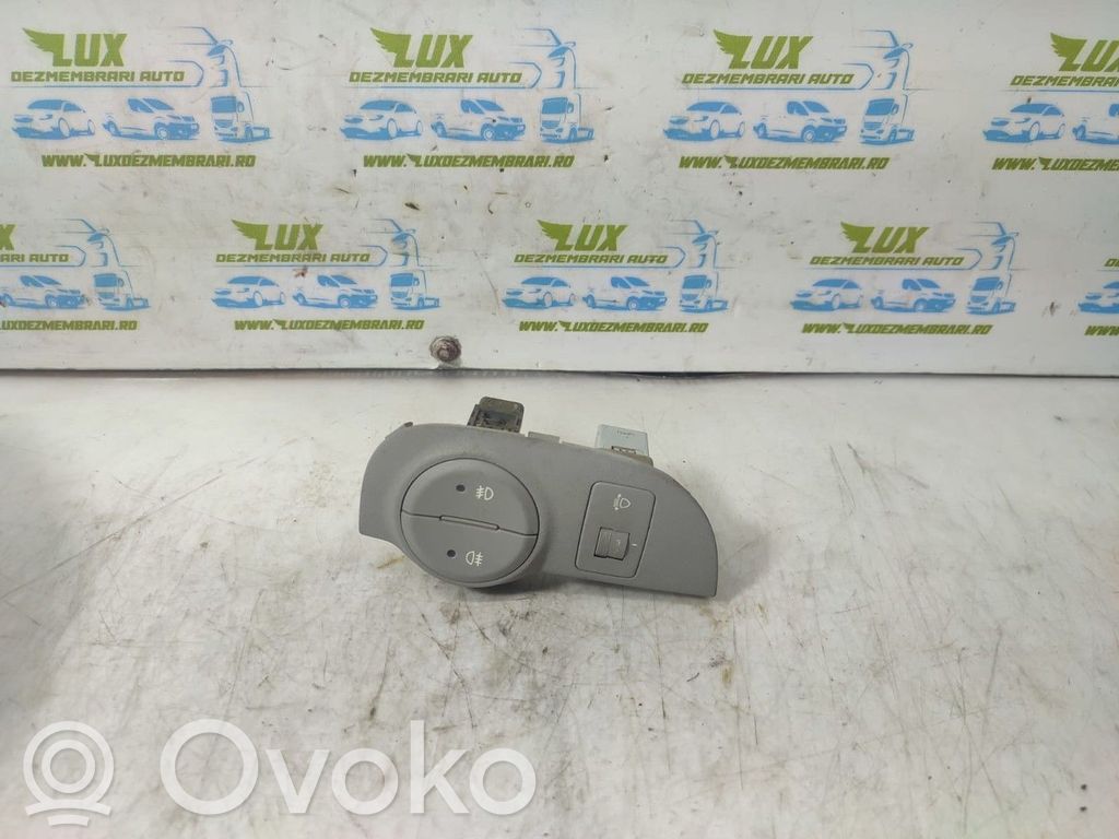 Hyundai Accent Quarter vent window switch 