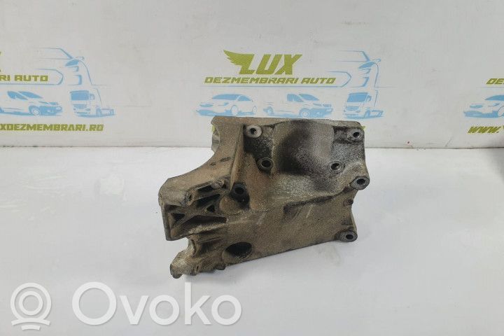 Engine mounting bracket   4M50190624CC