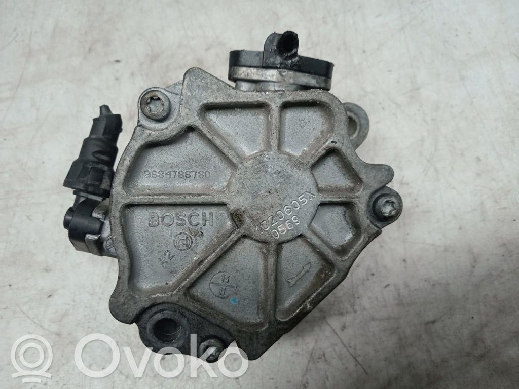 Ford Focus Bomba de vacío 