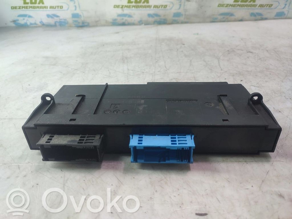 BMW 3 E36 Komforto modulis 
