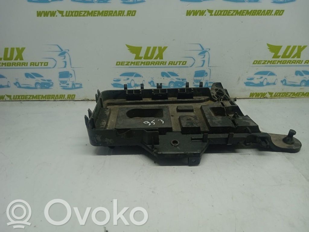 Półka akumulatora   1K0915333