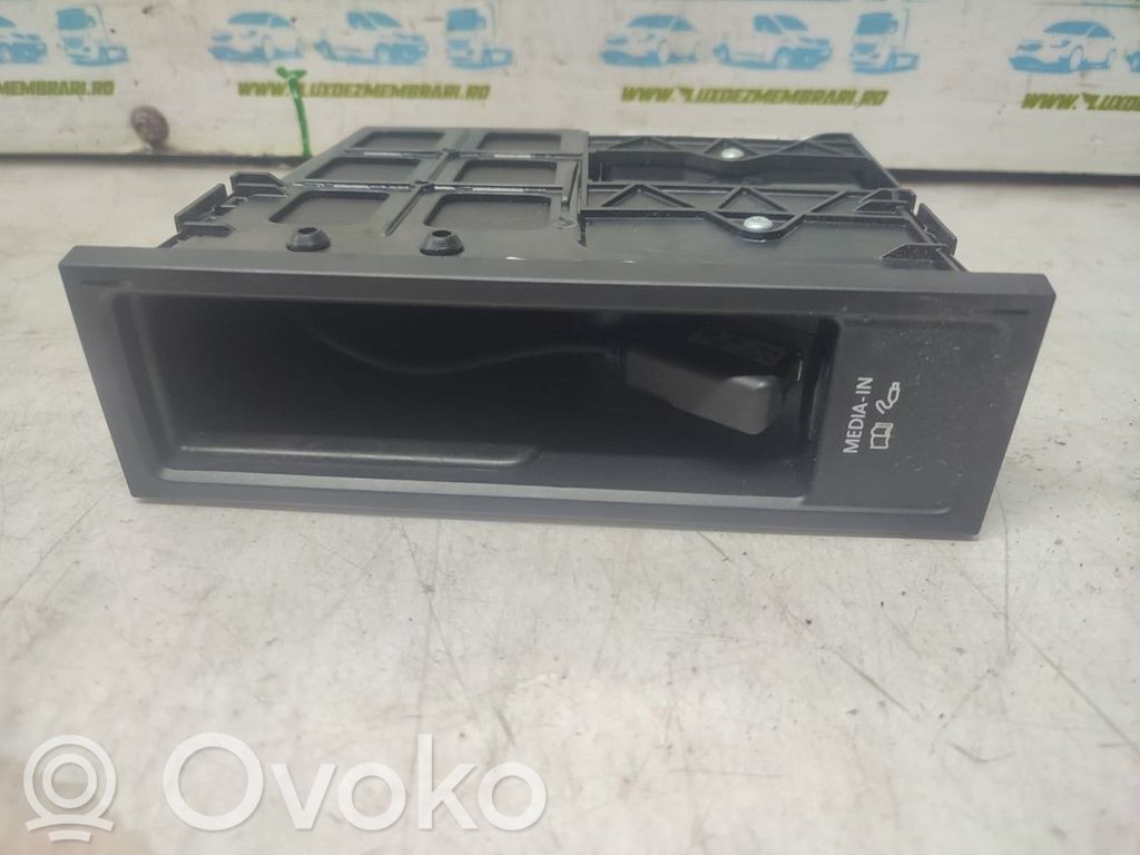 Volkswagen Golf VI Unidad central de control multimedia 