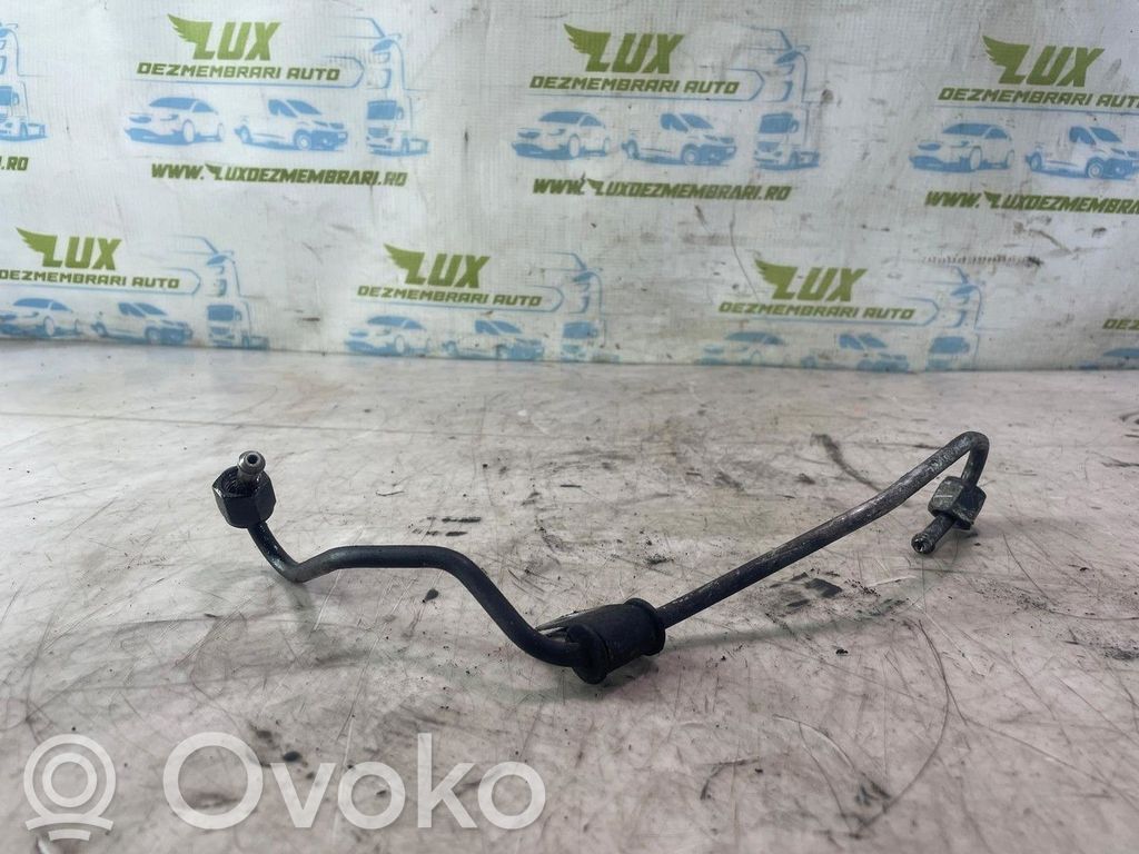 Nissan Pathfinder R52 Przewód paliwowy wtryskiwacza 