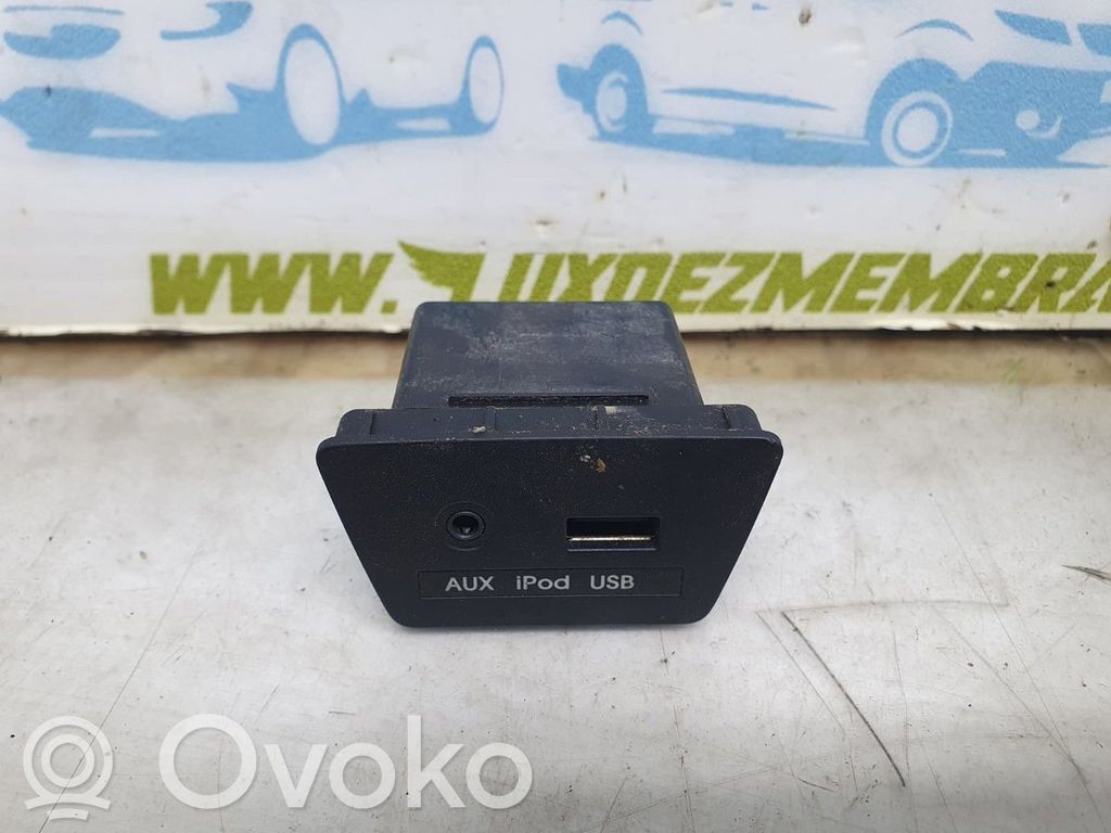 Hyundai ix35 Enchufe conector USB 