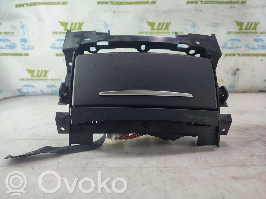 Audi A8 S8 D4 4H Presa 12V (anteriore)